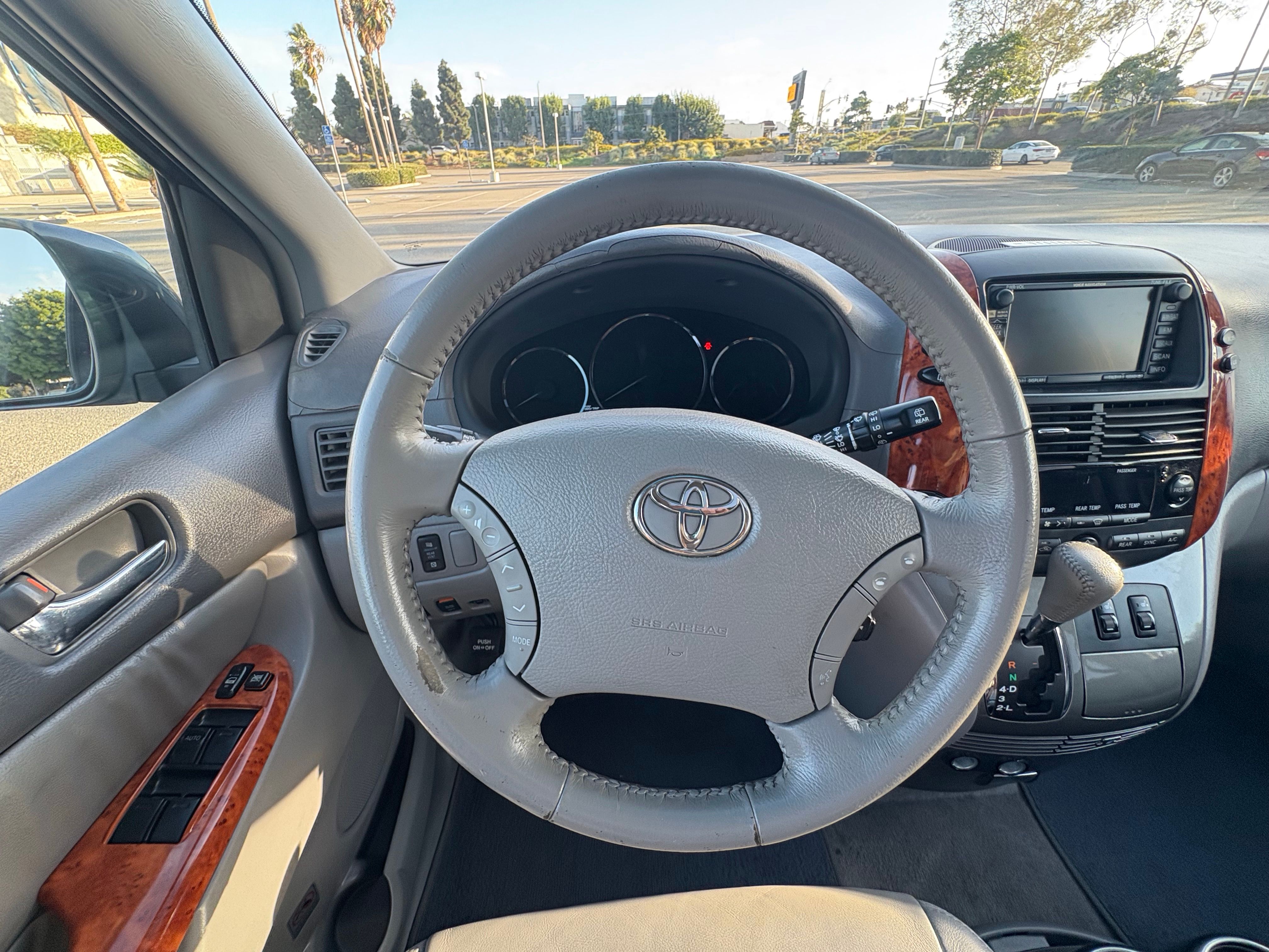 Used 2008 Toyota Sienna XLE w/ Towing Prep Pkg FWD image 12