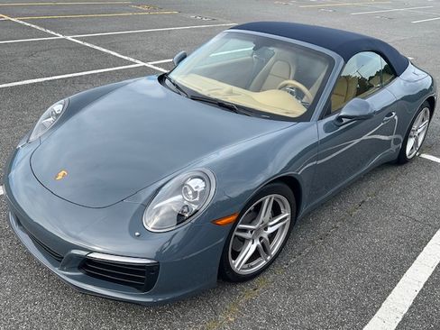 Used 2017 Porsche 911 Carrera 4 AWD/4WD image 4