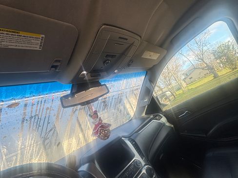 Used 2019 Chevrolet Suburban LT image 10