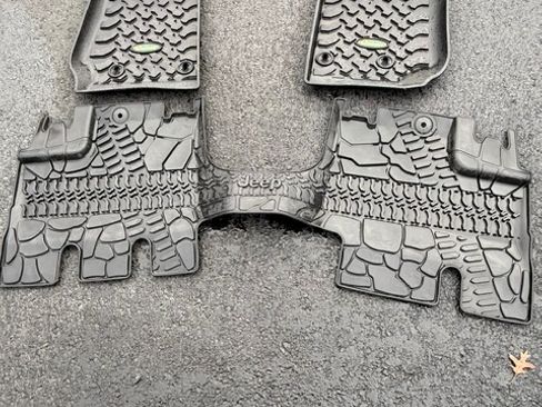 Used 2016 Jeep Wrangler Unlimited Rubicon image 31