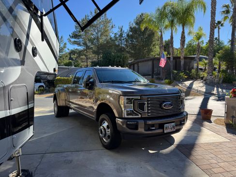Used 2022 Ford F350 Limited image 8