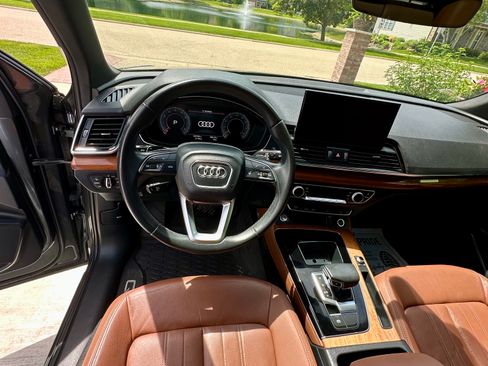 Used 2022 Audi Q5 2.0T Premium Plus w/ Premium Plus Package AWD/4WD image 14