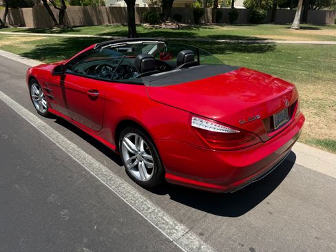 Used 2013 Mercedes-Benz SL 550 image 15