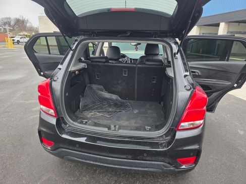 Used 2021 Chevrolet Trax LT w/ Driver Confidence Package image 4