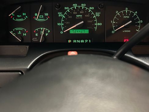 Used 1997 Ford F250 HD Short Bed image 4