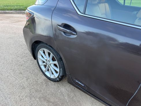 Used 2013 Lexus CT 200h w/ Premium Pkg w/Navigation FWD image 10