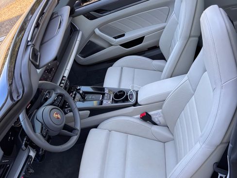 Used 2024 Porsche 911 Targa 4 image 1