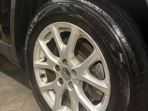 Used 2017 Jeep Cherokee Latitude image 10