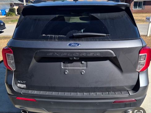 Used 2023 Ford Explorer XLT w/ Equipment Group 202A image 5