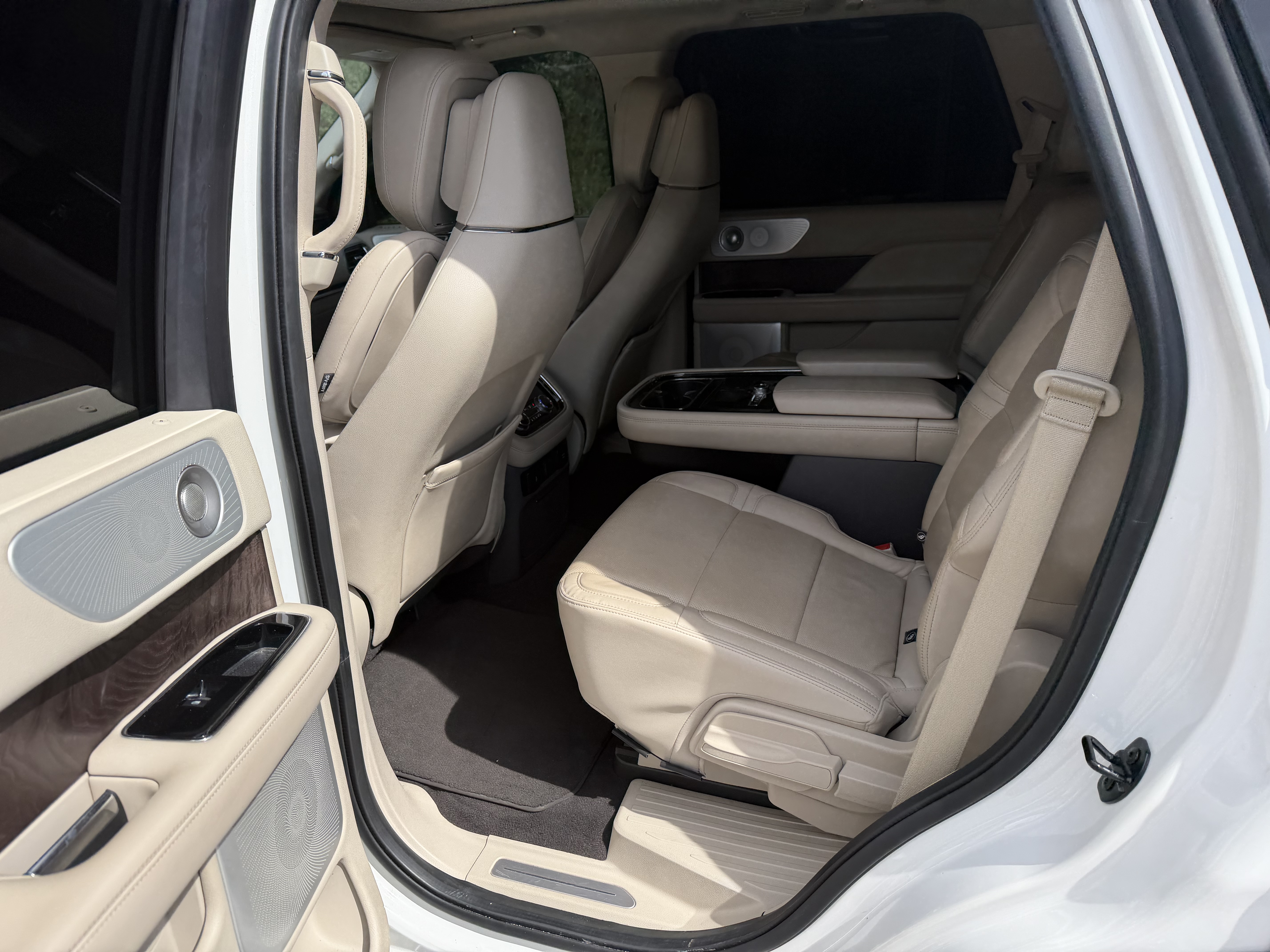 Used 2020 Lincoln Navigator Reserve w/ Luxury Package AWD/4WD image 14