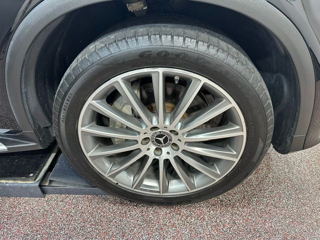 Used 2019 Mercedes-Benz GLC 300 4MATIC Coupe image 23