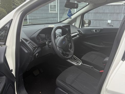 Used 2021 Ford EcoSport SE w/ SE Convenience Package image 9