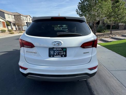 Used 2017 Hyundai Santa Fe Sport image 2