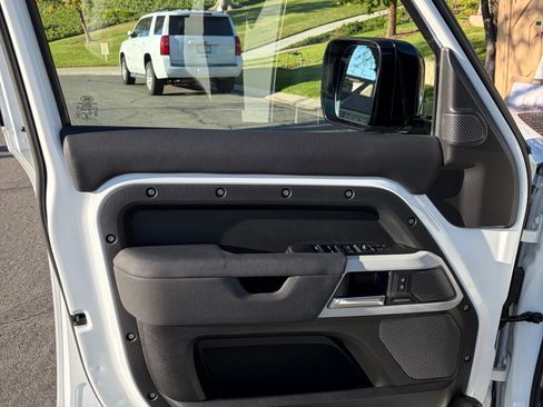 Used 2023 Land Rover Defender 110 S image 15