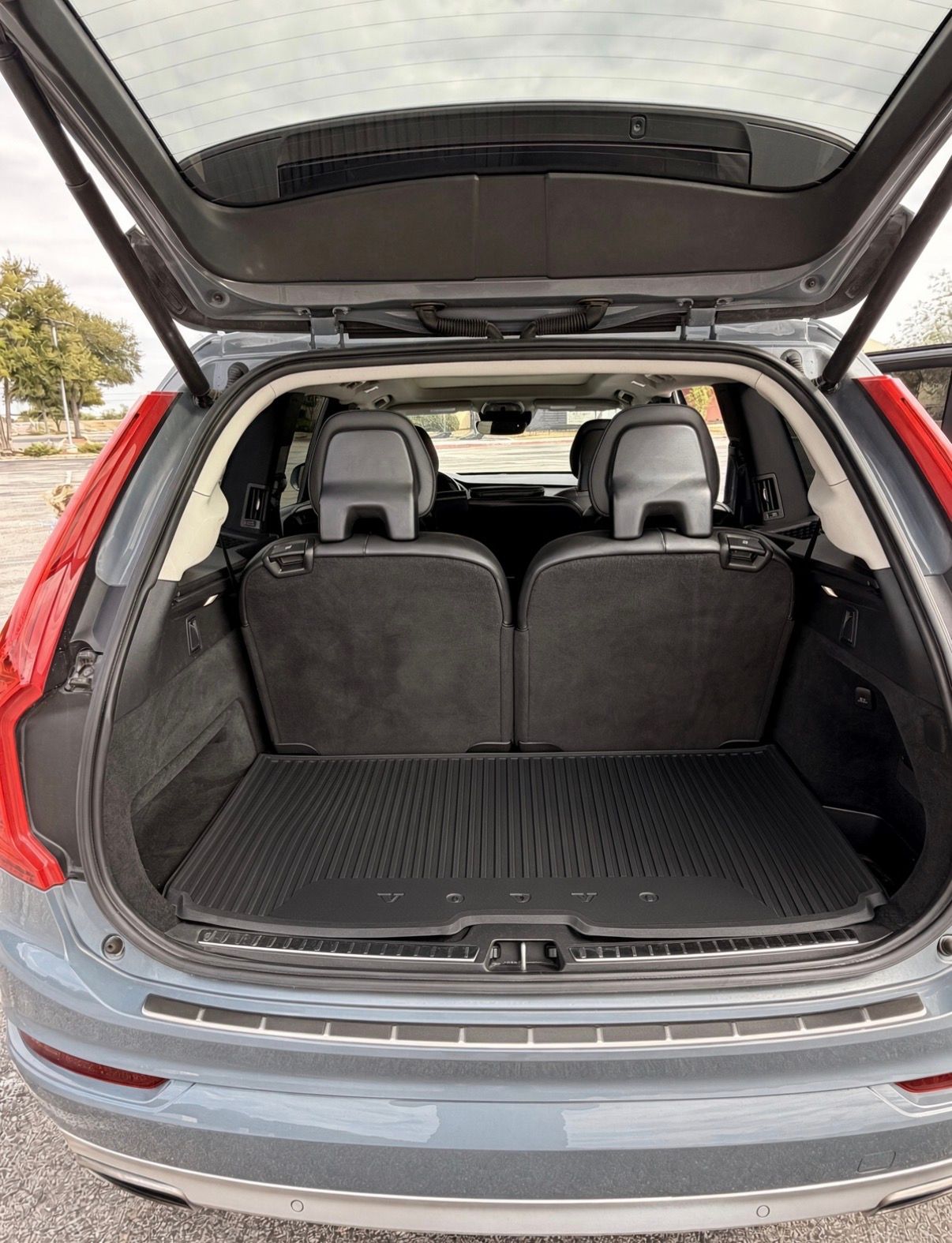 Used 2020 Volvo XC90 T5 Momentum w/ Protection Package Premier AWD/4WD image 18