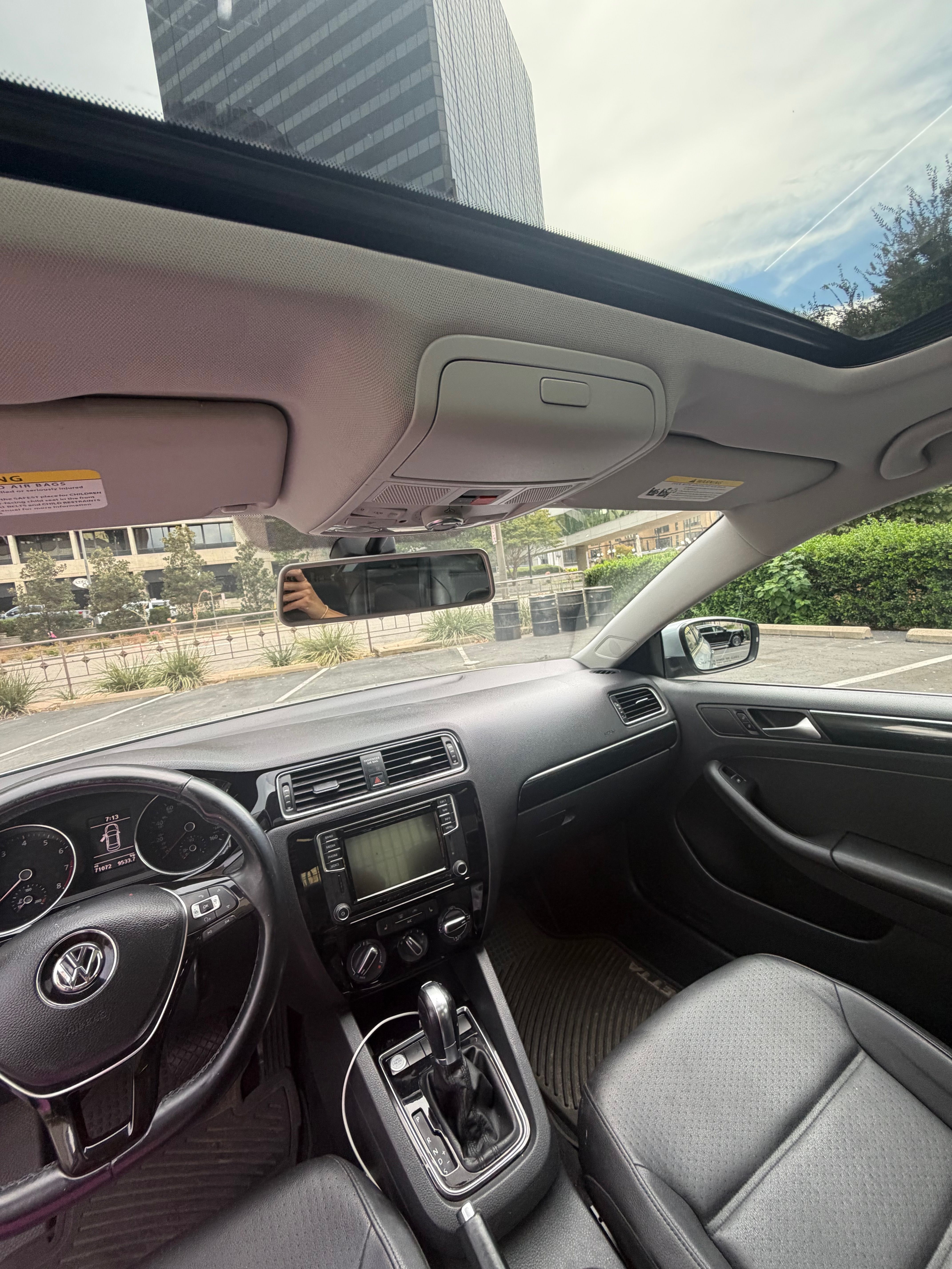 Used 2016 Volkswagen Jetta SEL w/ Lighting Package FWD image 5