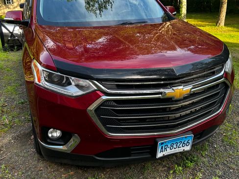 Used 2019 Chevrolet Traverse LT image 1