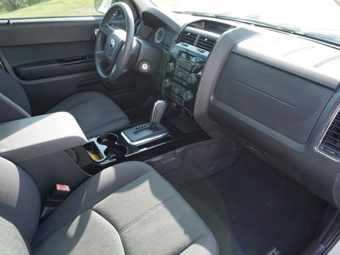 Used 2009 MAZDA Tribute i Sport image 9