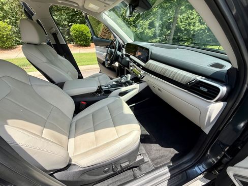 Used 2024 Kia Telluride EX w/ EX Captain's Chair Package AWD/4WD image 15
