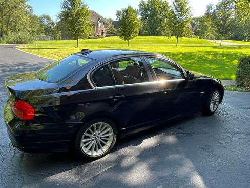 Used 2011 BMW 335i xDrive Sedan AWD/4WD image 14