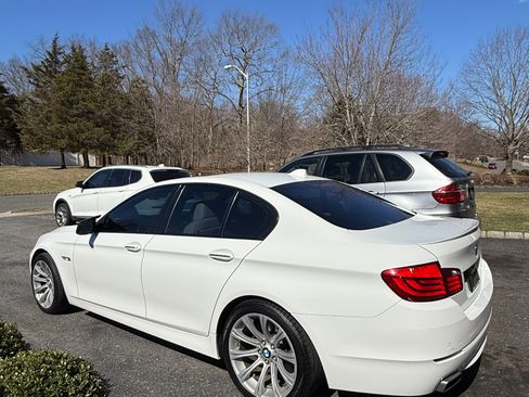 Used 2012 BMW 550i xDrive Sedan image 4