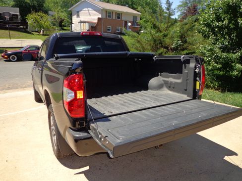 Used 2020 Toyota Tundra Platinum AWD/4WD image 10