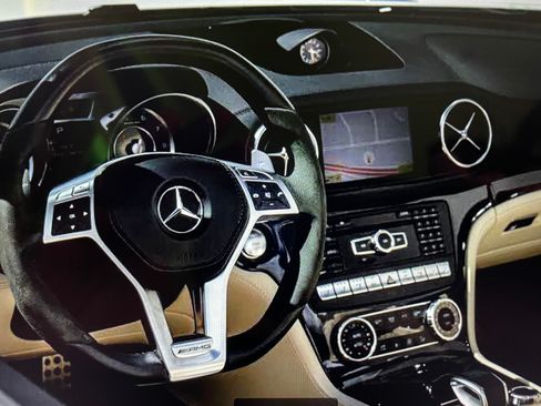 Used 2013 Mercedes-Benz SL 63 AMG image 8