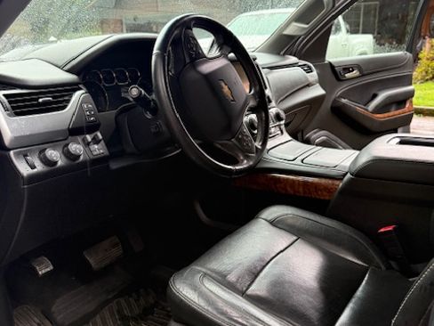 Used 2015 Chevrolet Suburban LTZ image 11