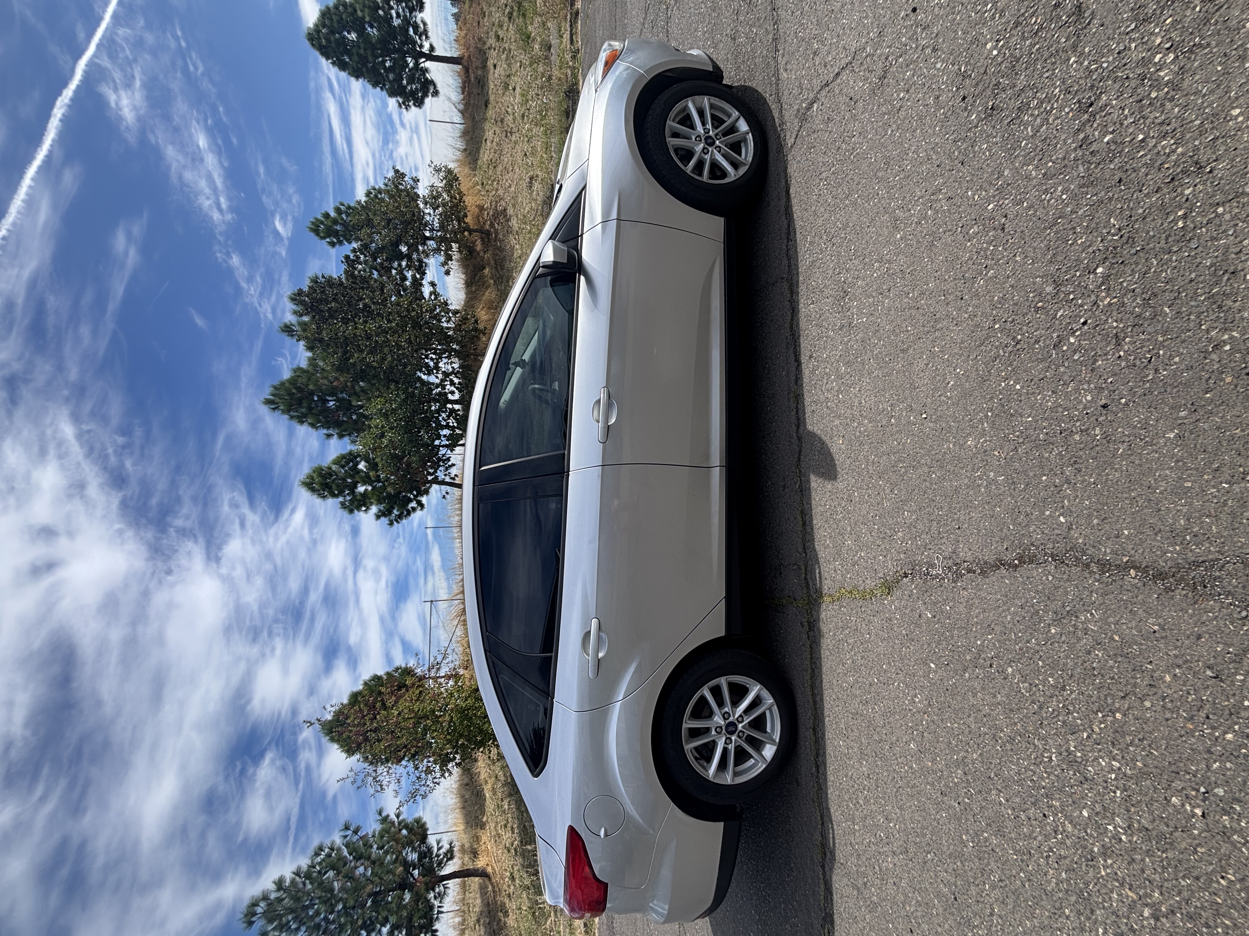 Used 2018 Ford Focus SE FWD image 4