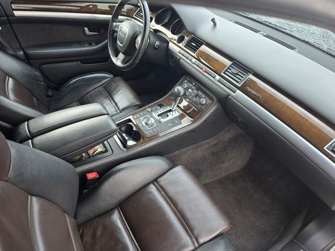 Used 2007 Audi S8 Quattro Sedan 4D image 9