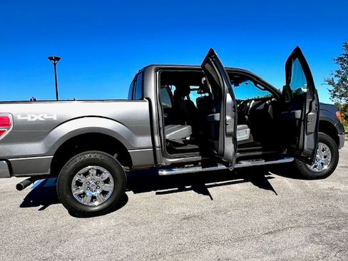 Used 2011 Ford F150 XLT w/ XLT Chrome Pkg image 13
