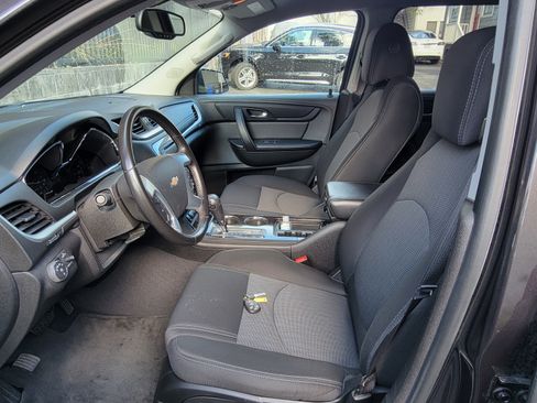 Used 2016 Chevrolet Traverse LT image 4