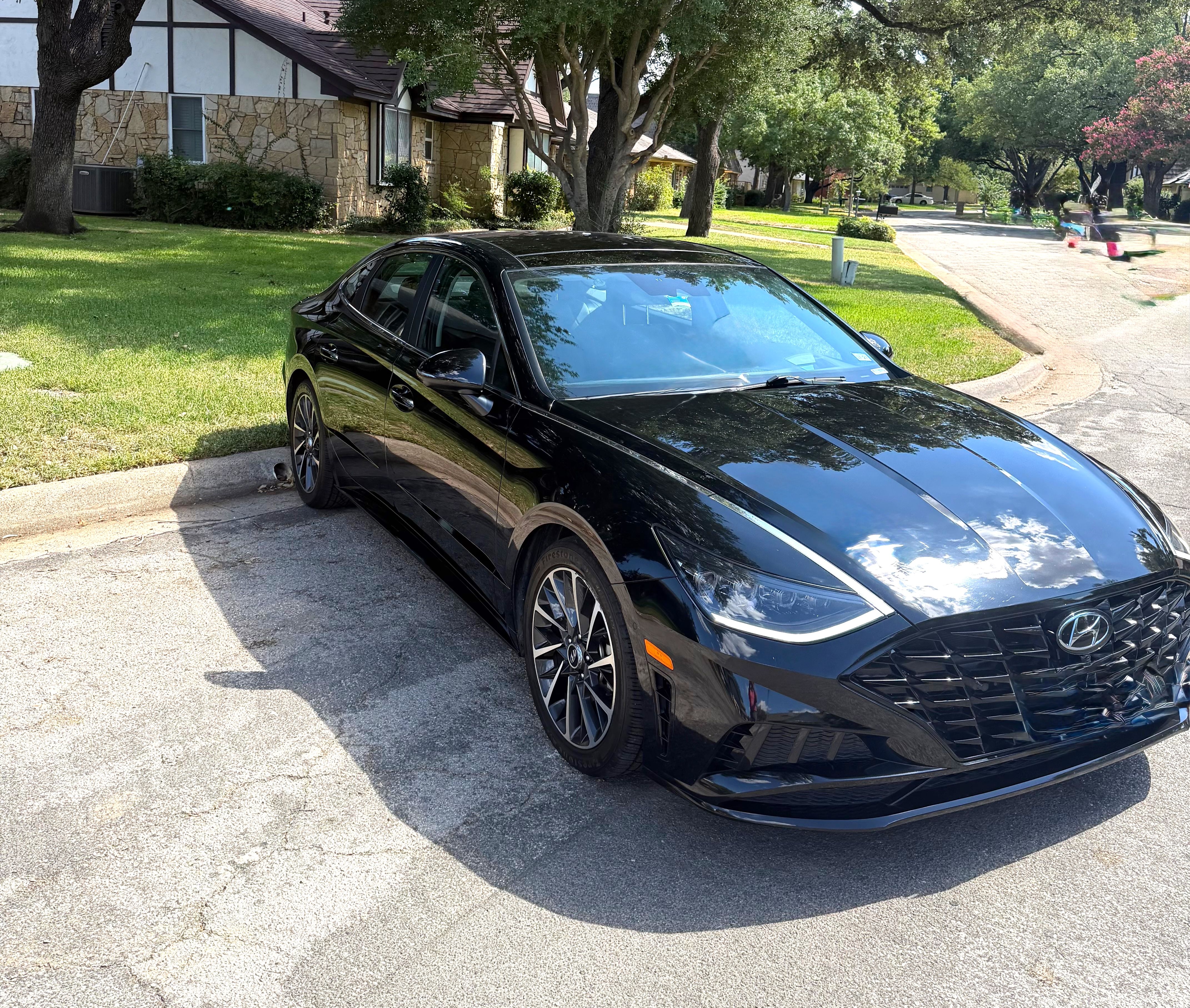 Used 2023 Hyundai Sonata Limited w/ Cargo Package FWD image 1