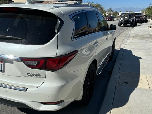 Used 2019 INFINITI QX60 Luxe w/ Essential Package image 11