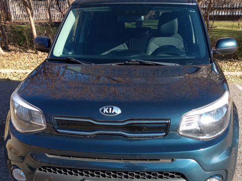 Used 2017 Kia Soul + image 4