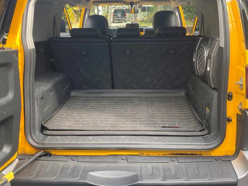 Used 2007 Toyota FJ Cruiser 2WD image 17