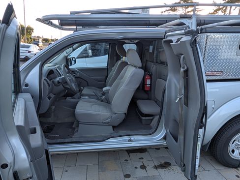 Used 2018 Nissan Frontier S image 9