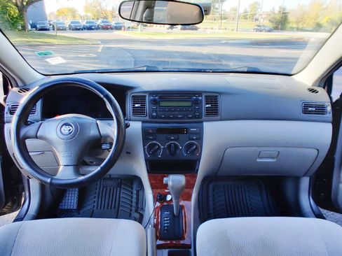 Used 2005 Toyota Corolla LE image 9