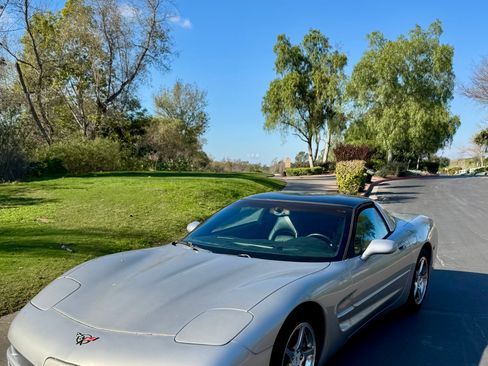 Used 2004 Chevrolet Corvette Coupe w/ Preferred Equipment Group image 6