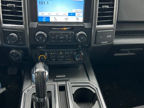 Used 2016 Ford F150 XLT w/ Equipment Group 302A Luxury image 9