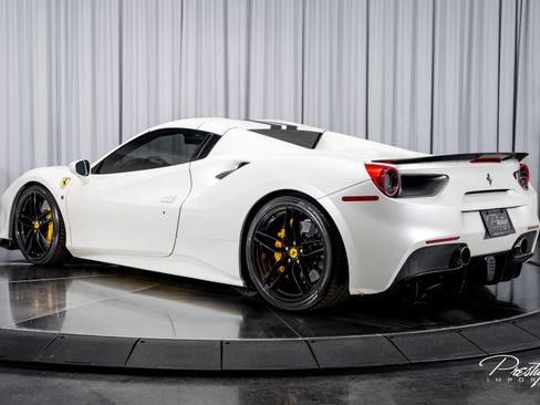 Used 2017 Ferrari 488 Spider RWD image 6