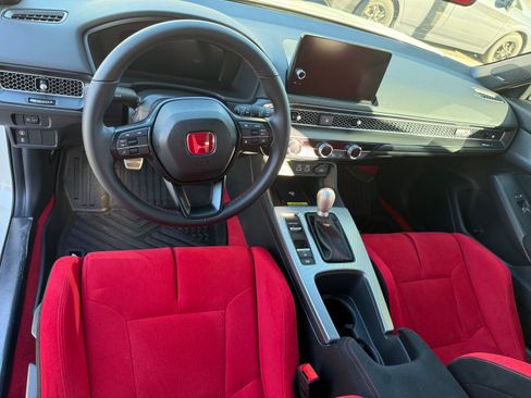 Used 2025 Honda Civic Type R image 9