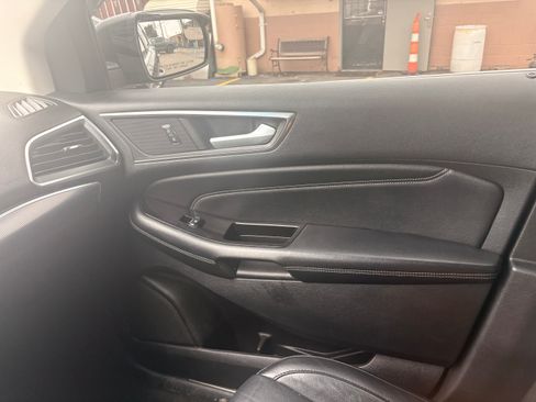 Used 2015 Ford Edge Titanium image 8