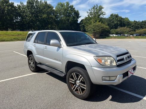 Used 2005 Toyota 4Runner Limited AWD/4WD image 1