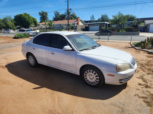 Used 2004 Hyundai Elantra GLS image 1