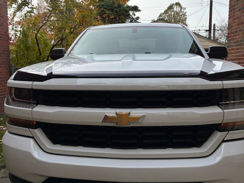 Used 2017 Chevrolet Silverado 1500 Custom w/ Custom Convenience Package image 2