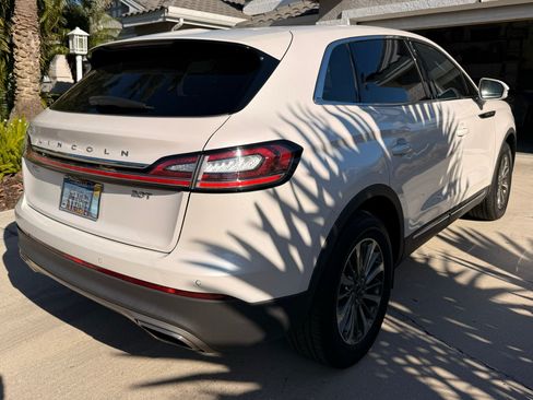 Used 2019 Lincoln Nautilus Select image 10