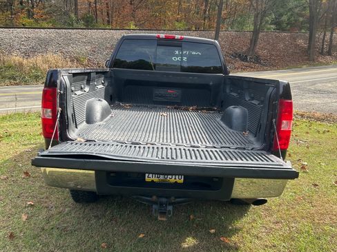 Used 2009 Chevrolet Silverado 2500 LT w/ Exterior Plus Package image 4