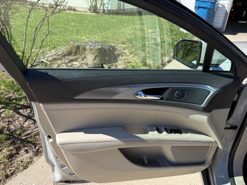 Used 2020 Lincoln MKZ w/ Convenience Package image 17