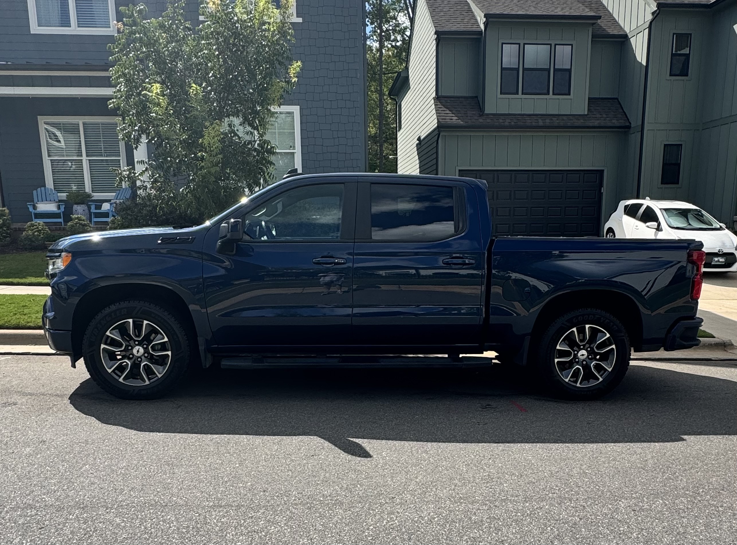 Used 2022 Chevrolet Silverado 1500 RST AWD/4WD image 1